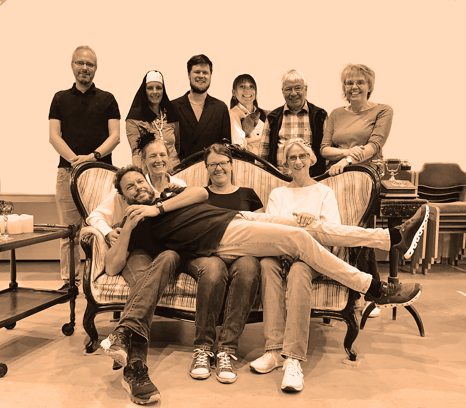 Gruppenfoto der Theatergruppe Kloppenheimer Kulturäpfel KKÄ